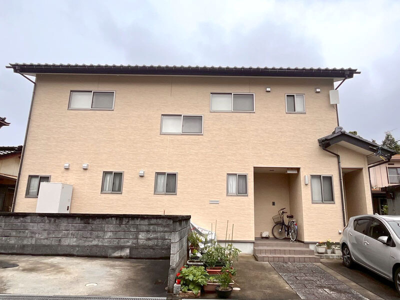 富山県富山市の一戸建ての外壁張り替え(カバー)（取替）の施工前｜加藤板金の施工事例