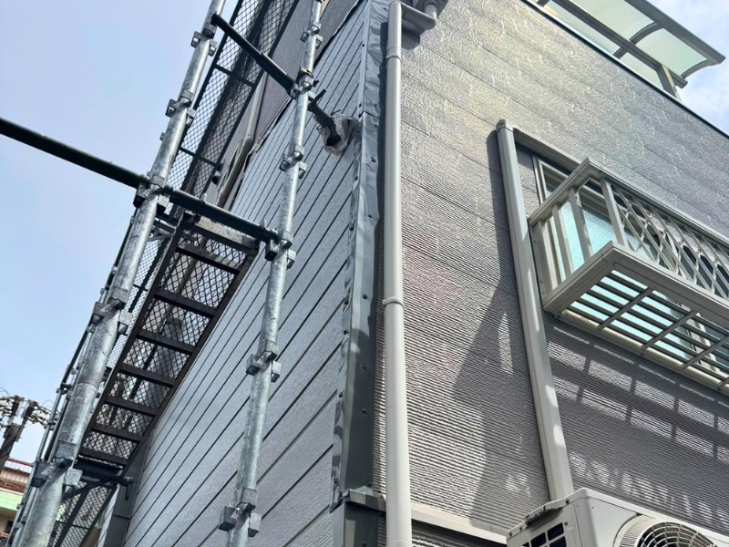 大阪府大阪市此花区の一戸建ての外壁張り替え(カバー)（取替）の施工前｜土井板金の施工事例