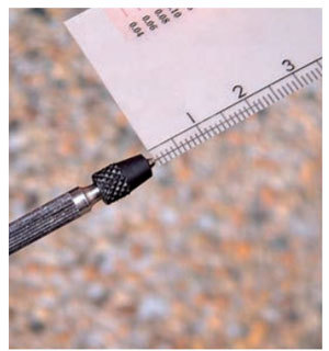 引用した画像： https://www.myzox.co.jp/digitalcatalog/catalog/vol38_pdf/2021guide_all.pdf マイゾックス製品情報ガイドVol.38｜株式会社マイゾックス　P.286　クラックテスター｜株式会社尾崎製作所　一部抜粋