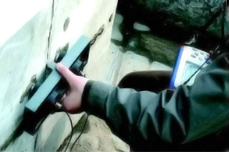 引用した画像：https://www.webshiro.com/syouhinsetumei6/M2700C-200T.html　 亀裂クラック深さゲージ/M2700C-200T | シロ産業 |　の一部抜粋